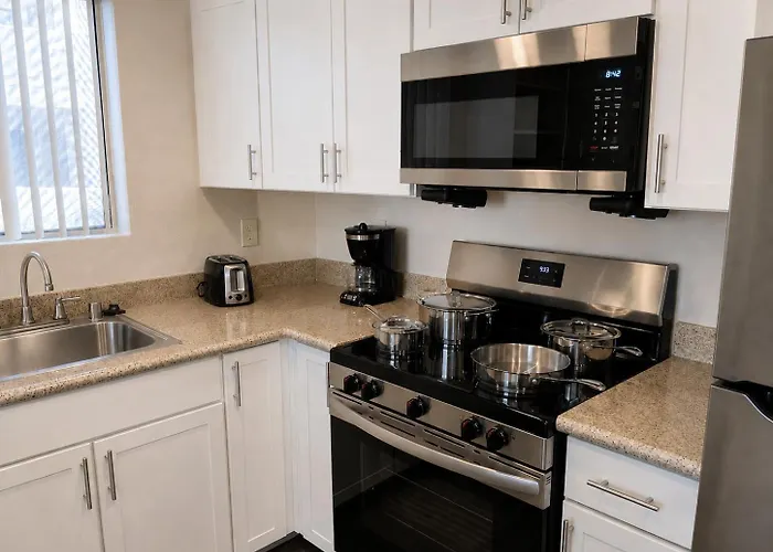 Haven 2br,2ba, Pool, Gym & King Bed Chandler