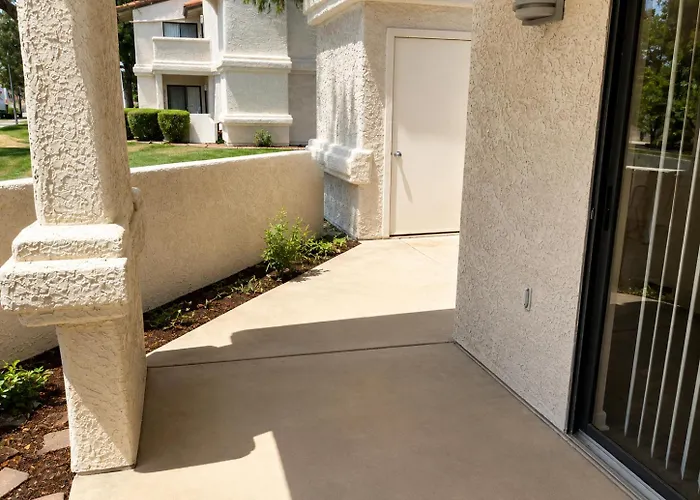 Haven 2br,2ba, Pool, Gym & King Bed Apartment