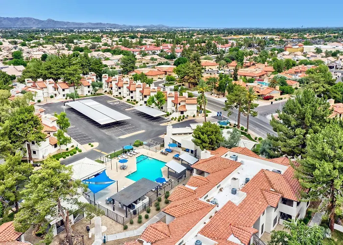 Haven 2br,2ba, Pool, Gym & King Bed *