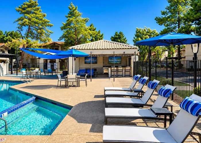 Haven 2br,2ba, Pool, Gym & King Bed *