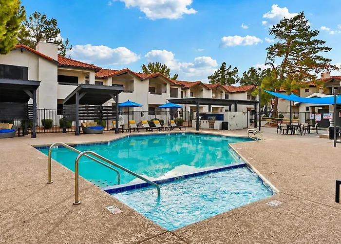 Apartment Haven 2br,2ba, Pool, Gym & King Bed